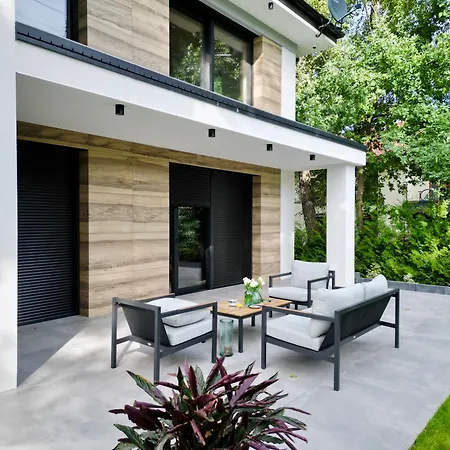 Bm - Parter Domu Z Tarasem Διαμέρισμα *